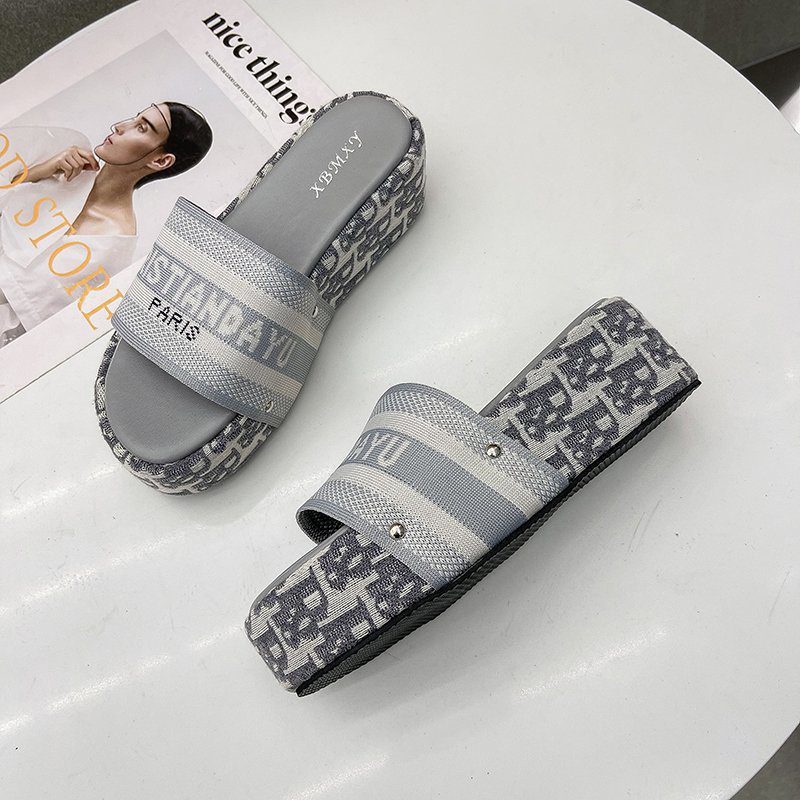 O1CN01Tb8z1L2ClvNlFnH3o_!!2216117468515-0-cib Thick sole slippers for women - Image 1