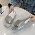 Rhinestone colored women's slippers - Image 3