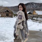 Shawl004-Ethnic style shawls and capes for women - Image 2